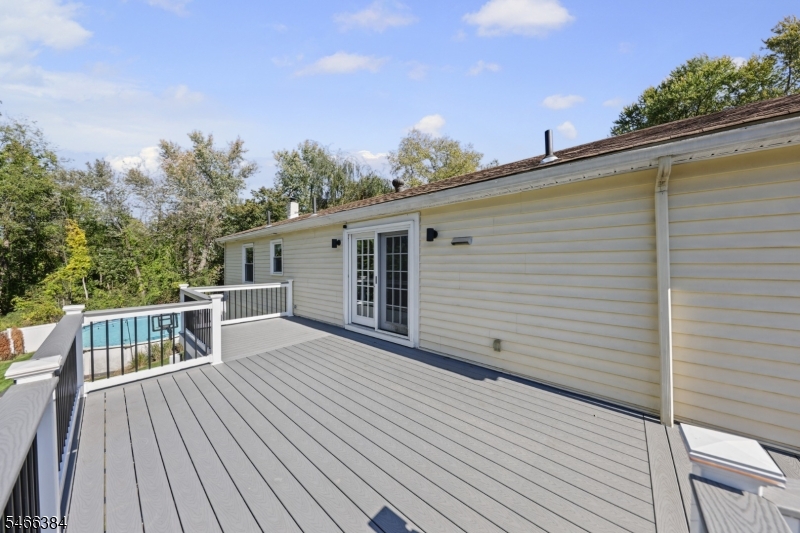 461 Rutherford Ave Property Photo 32