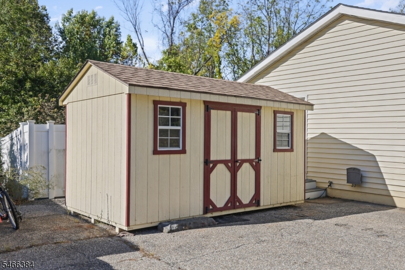 461 Rutherford Ave Property Photo 43