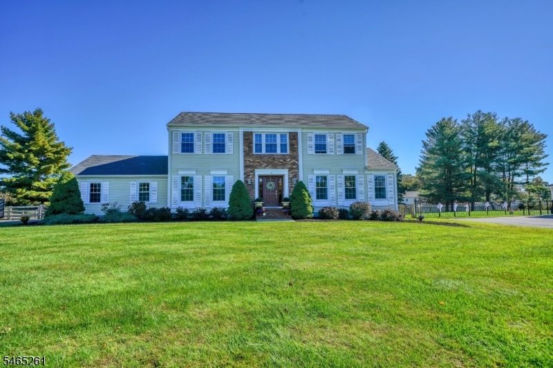 8 Elm Ct Property Photo 1