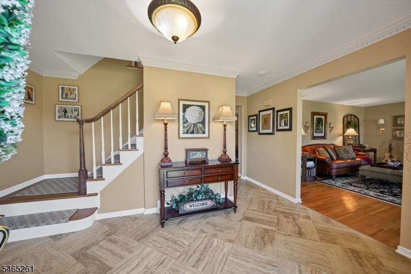 8 Elm Ct Property Photo 2