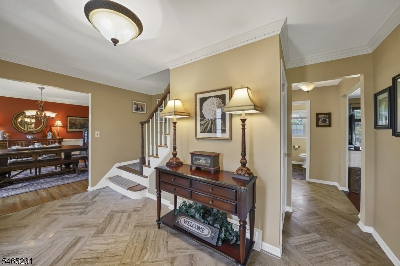 8 Elm Ct Property Photo 3