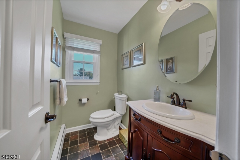 8 Elm Ct Property Photo 9