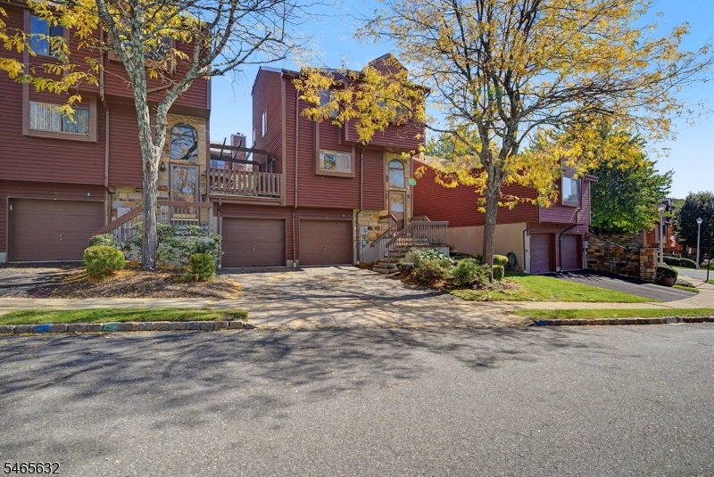 4 Patriot Crossing Ct Property Photo 1