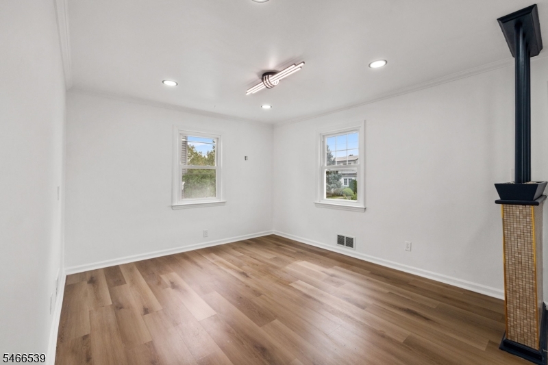 74 Sherwood St Property Photo 4