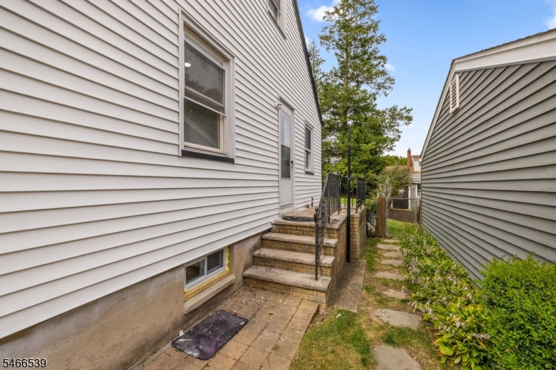 74 Sherwood St Property Photo 33
