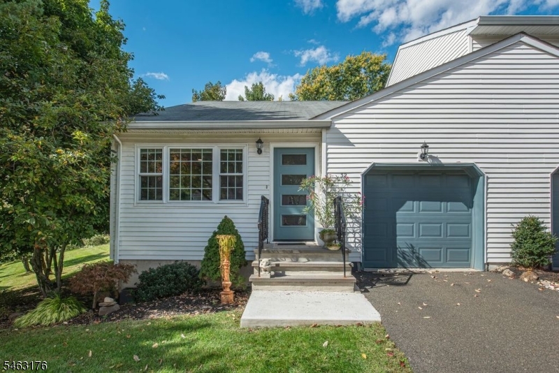 32 Bowfell Ct Property Photo 1