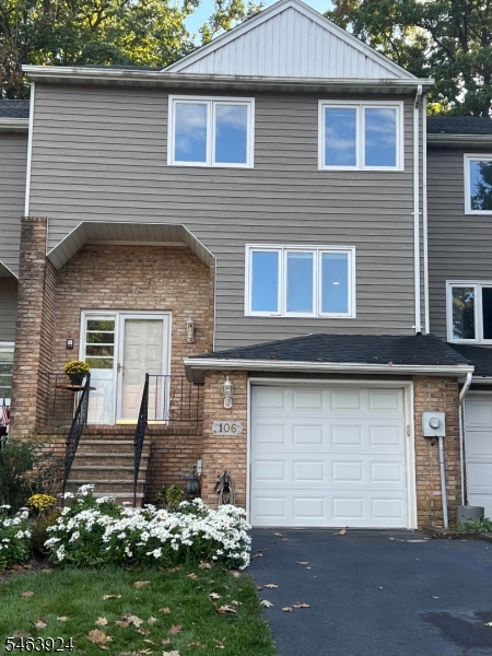 106 Stockton Ct Property Photo 1
