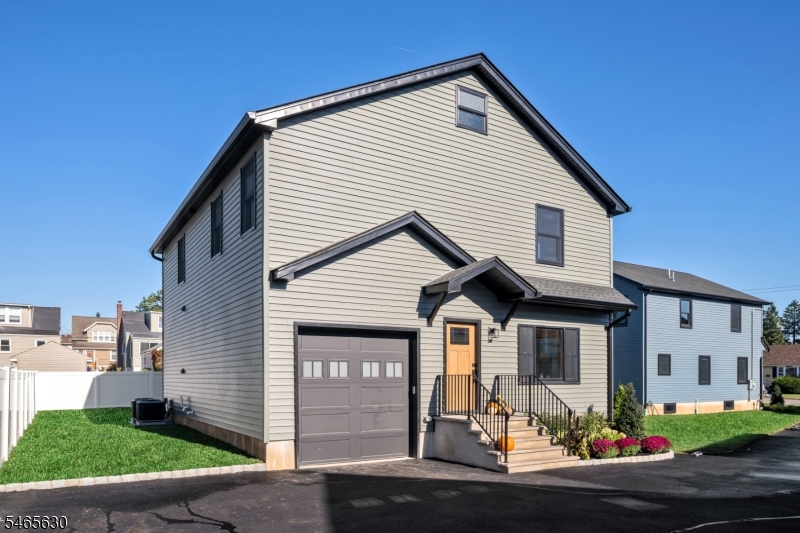 29 Bogert St Property Photo 1