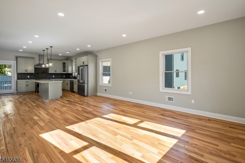 29 Bogert St Property Photo 11
