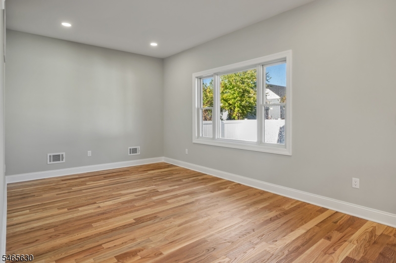 29 Bogert St Property Photo 14