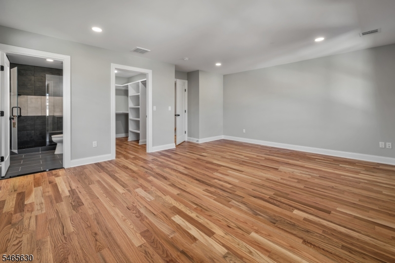 29 Bogert St Property Photo 16