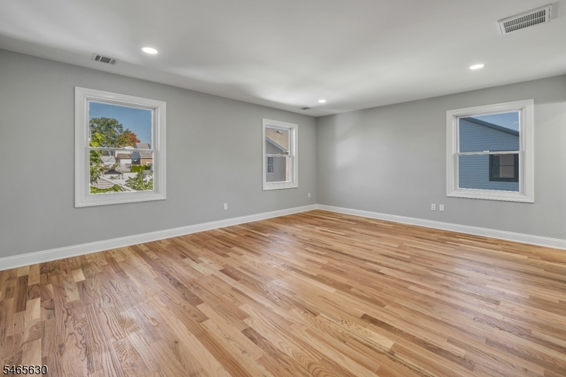 29 Bogert St Property Photo 17