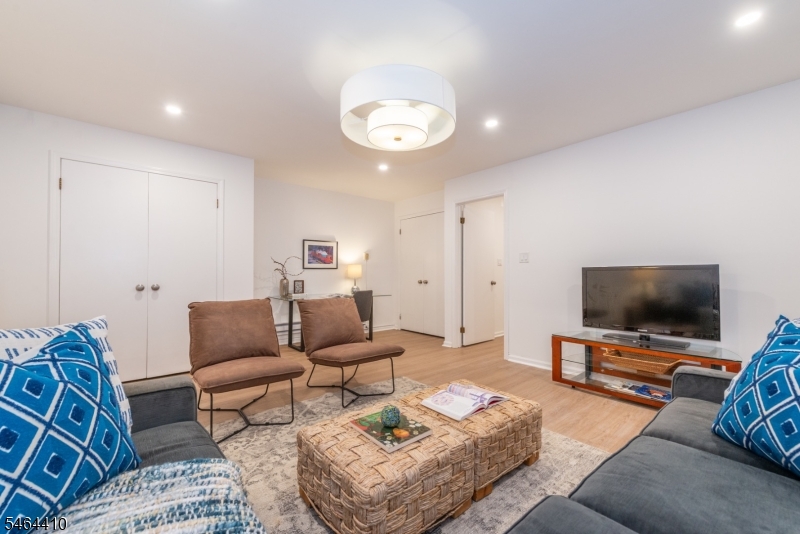 50 Pine St 311 Property Photo 14