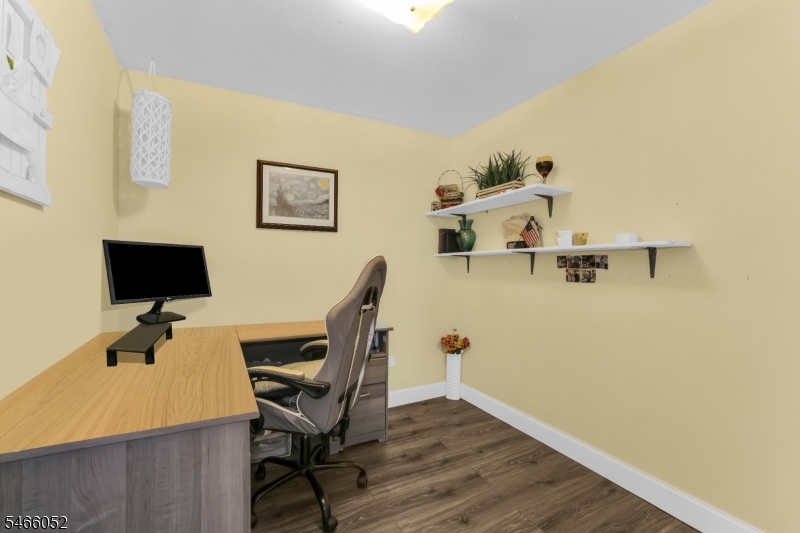 212 Gordon Ave Property Photo 18