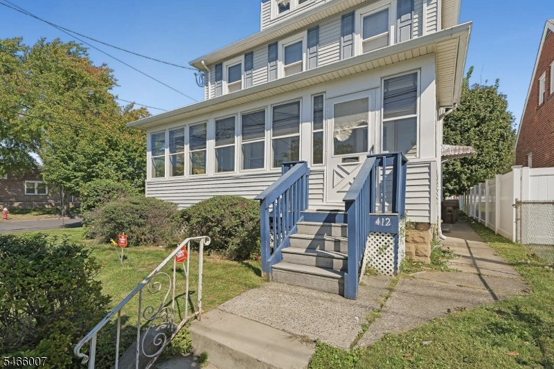 412 N Park Ave Property Photo 3