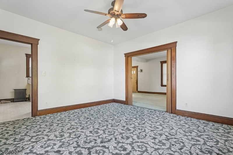 412 N Park Ave Property Photo 14