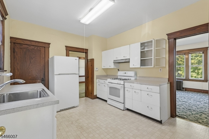 412 N Park Ave Property Photo 15