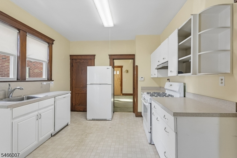 412 N Park Ave Property Photo 16