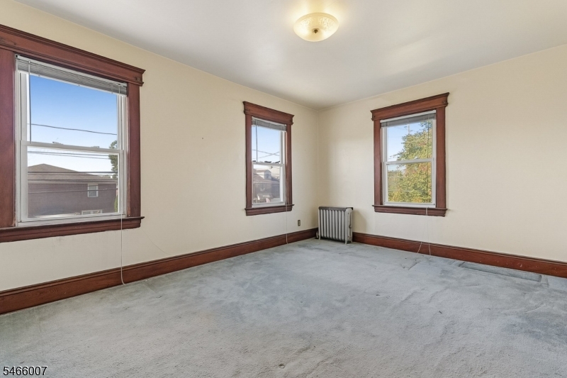 412 N Park Ave Property Photo 24