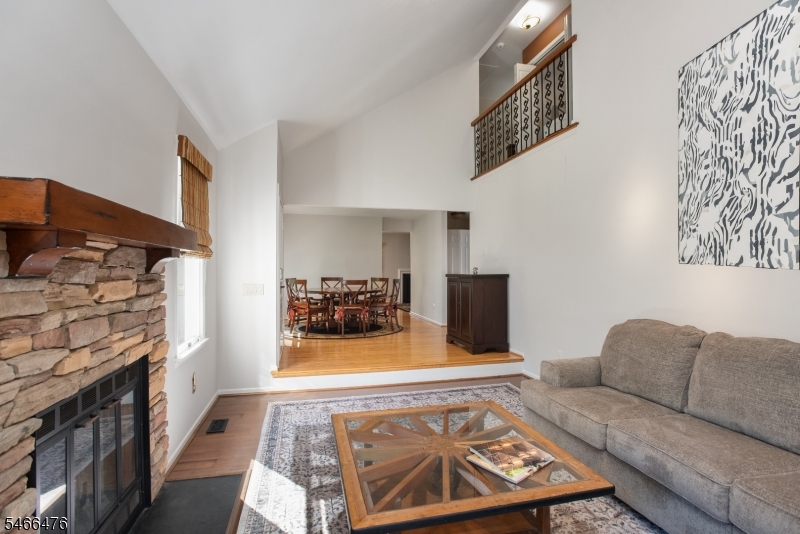 5 Eton Ct Property Photo 4