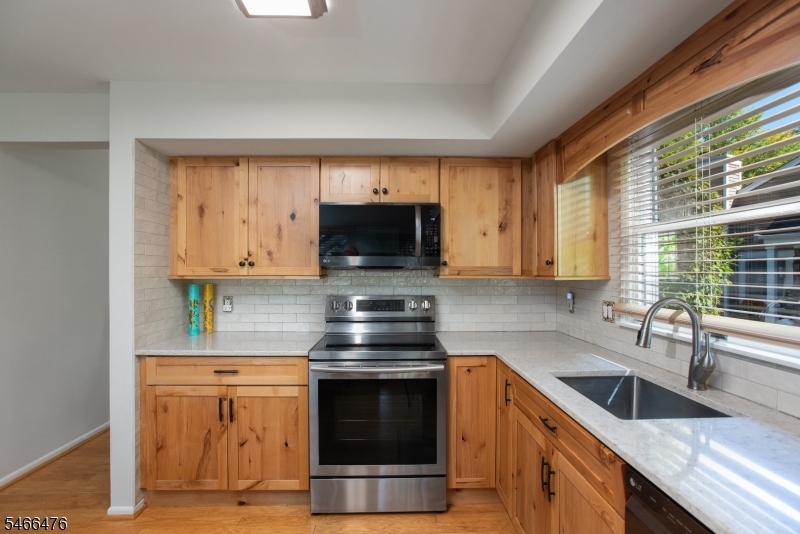 5 Eton Ct Property Photo 10
