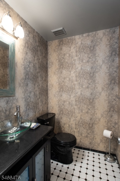 5 Eton Ct Property Photo 14