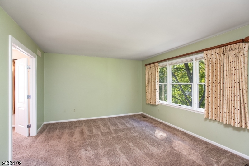 5 Eton Ct Property Photo 15