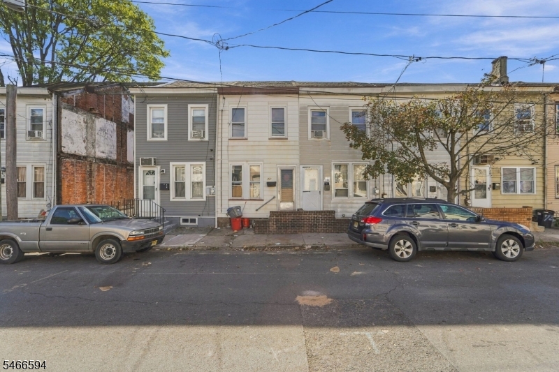 733 Adeline St Property Photo 1