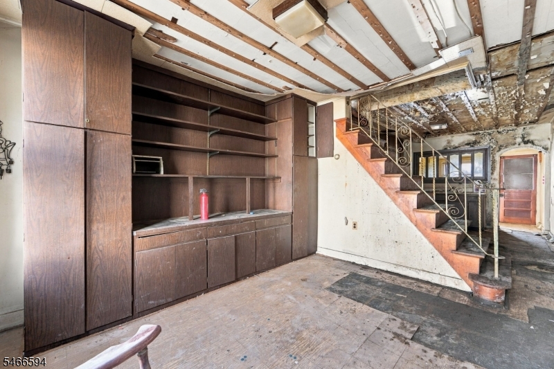 733 Adeline St Property Photo 4