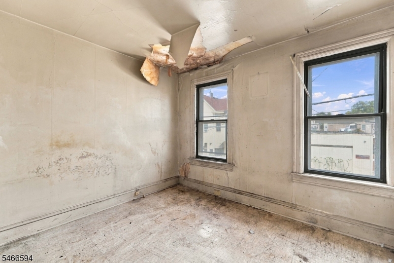 733 Adeline St Property Photo 14