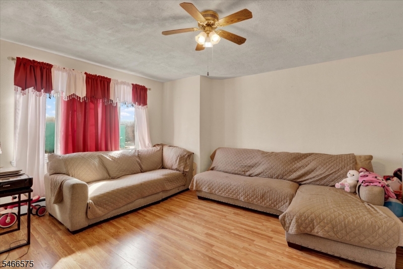457 Maple Ave Property Photo 3