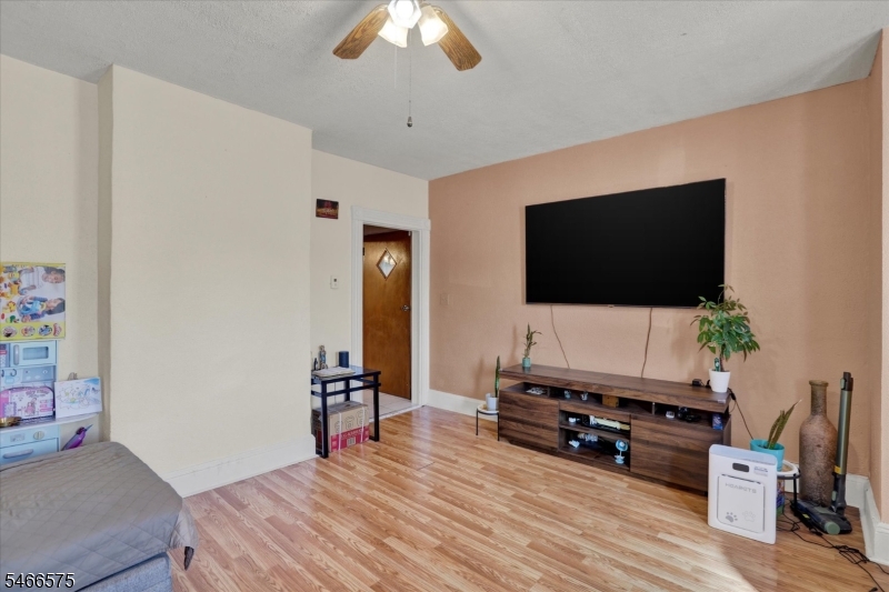 457 Maple Ave Property Photo 5