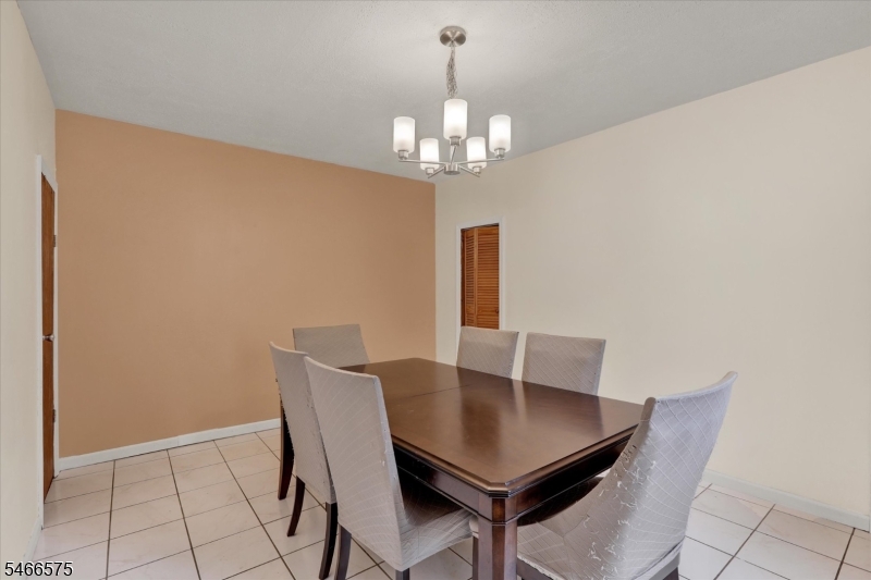 457 Maple Ave Property Photo 6