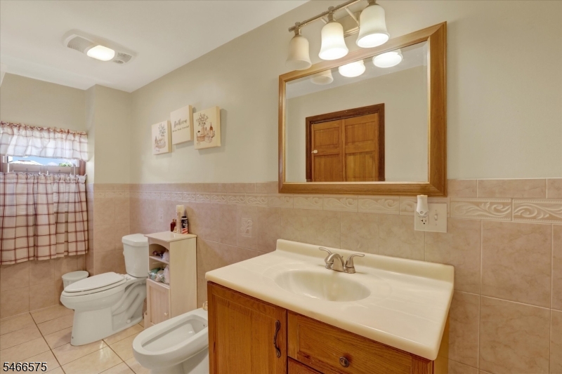 457 Maple Ave Property Photo 16