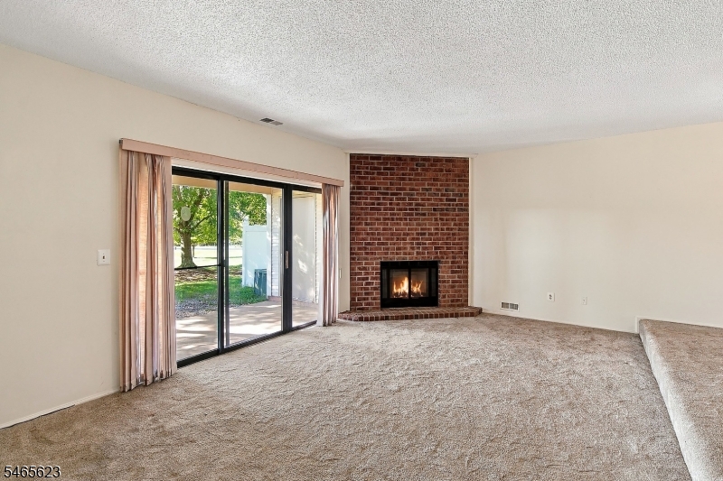 702 Brokaw Ct Property Photo 8