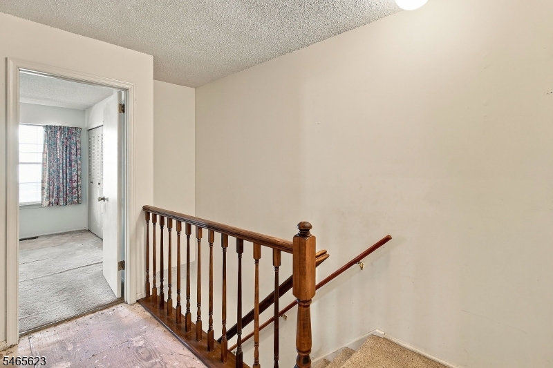 702 Brokaw Ct Property Photo 13