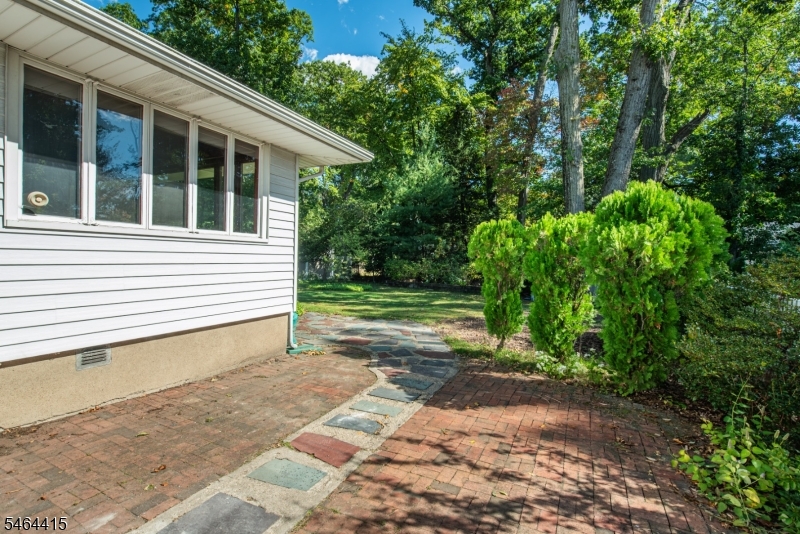 10 Fernwood Dr Property Photo 23