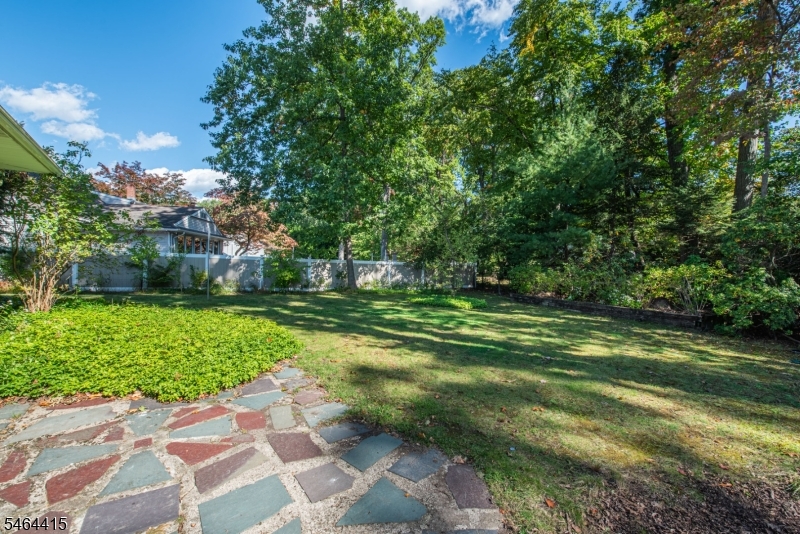 10 Fernwood Dr Property Photo 24