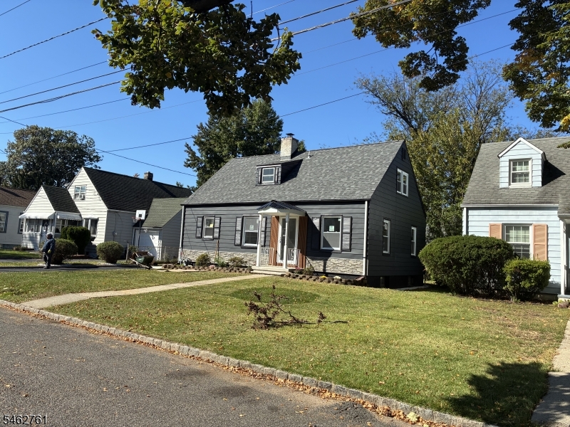 145 Beech St Property Photo 2