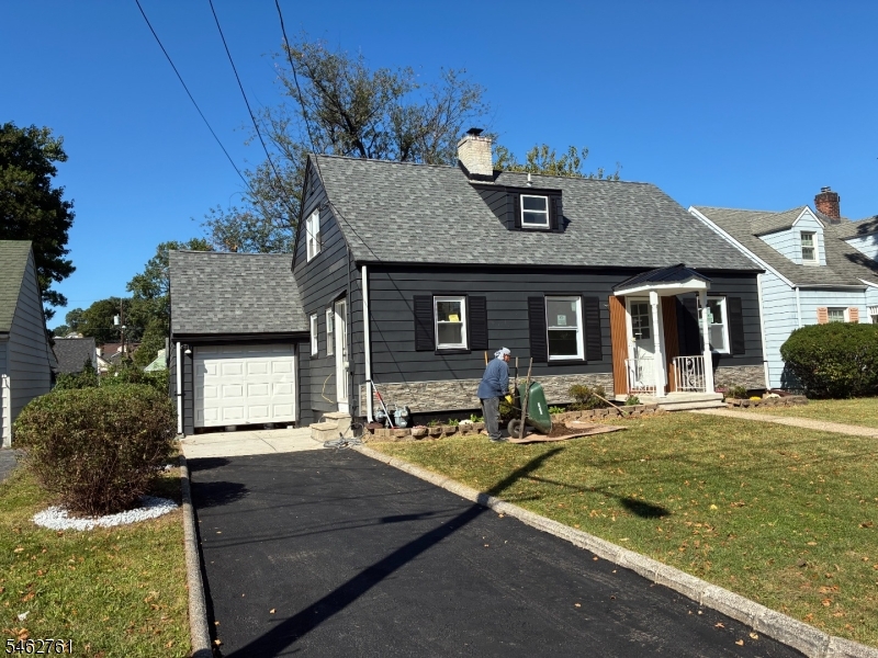 145 Beech St Property Photo 4