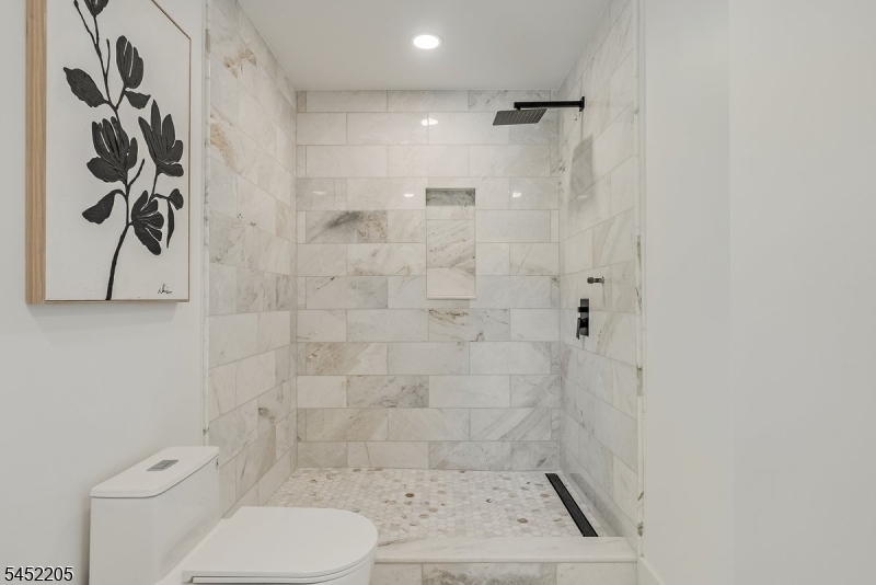 17 Berdan Ave Property Photo 20