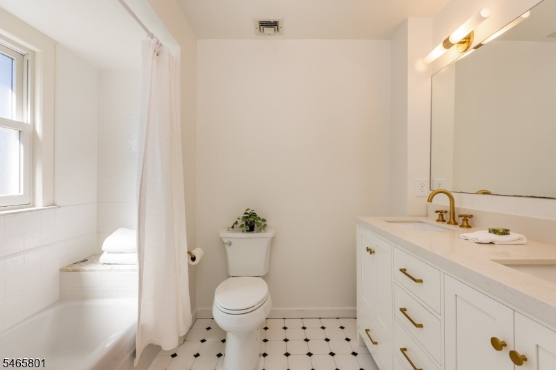 15 Euclid Pl Property Photo 23