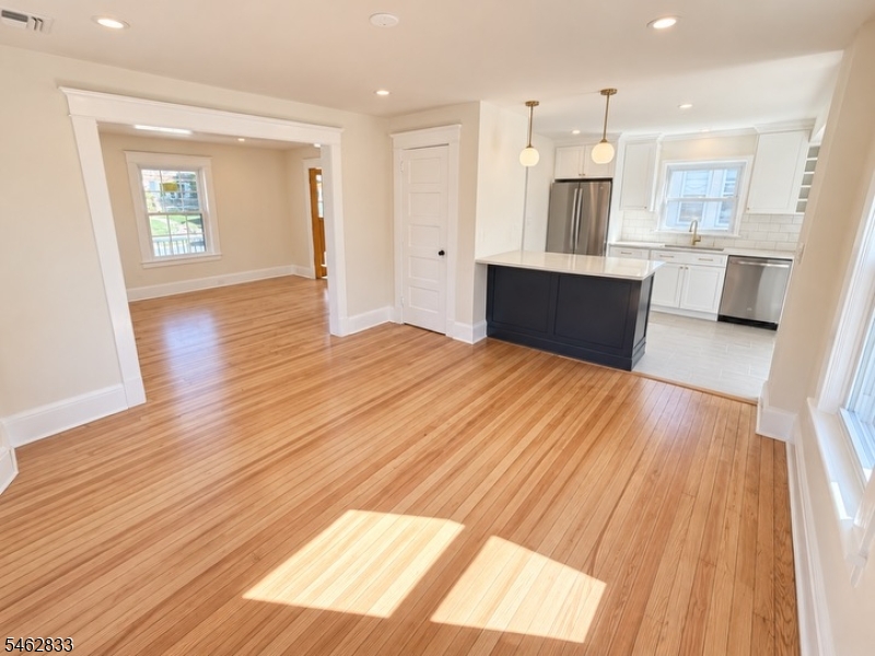 164 E High St Property Photo 6