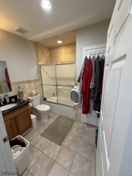 111 Anderson Ave 8 Property Photo 7