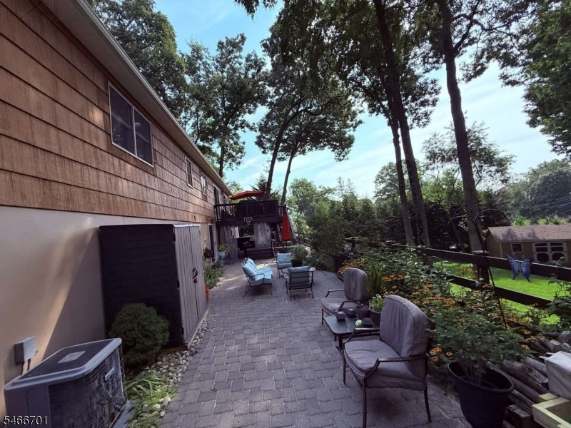 14 Woodland Rd Property Photo 4