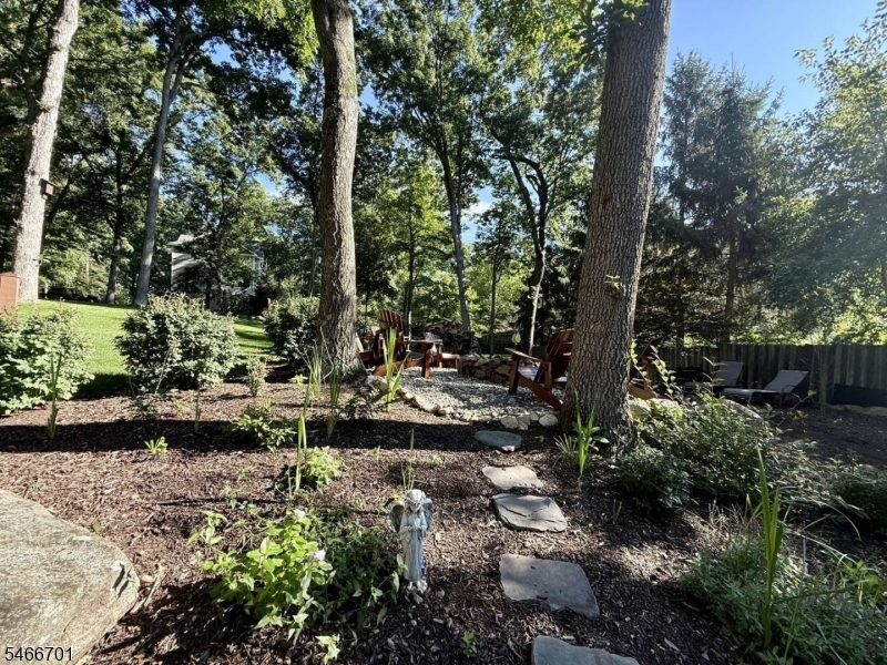 14 Woodland Rd Property Photo 38