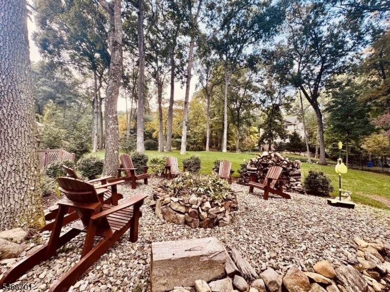 14 Woodland Rd Property Photo 39