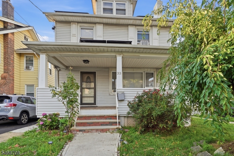 33 Fairbanks St Property Photo 1