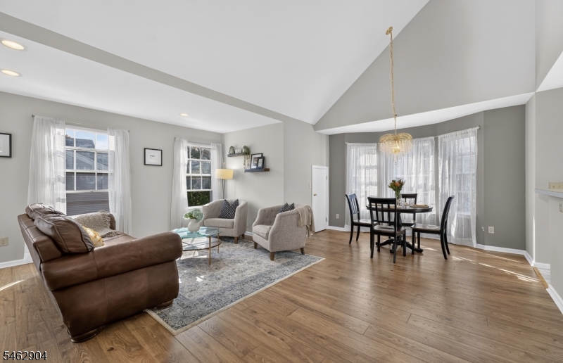 8 Oak Knoll Lane Property Photo 1