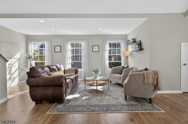 8 Oak Knoll Lane Property Photo 2
